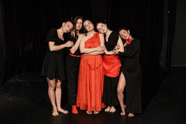 INSIDE / ВСЕРЕДИНІ